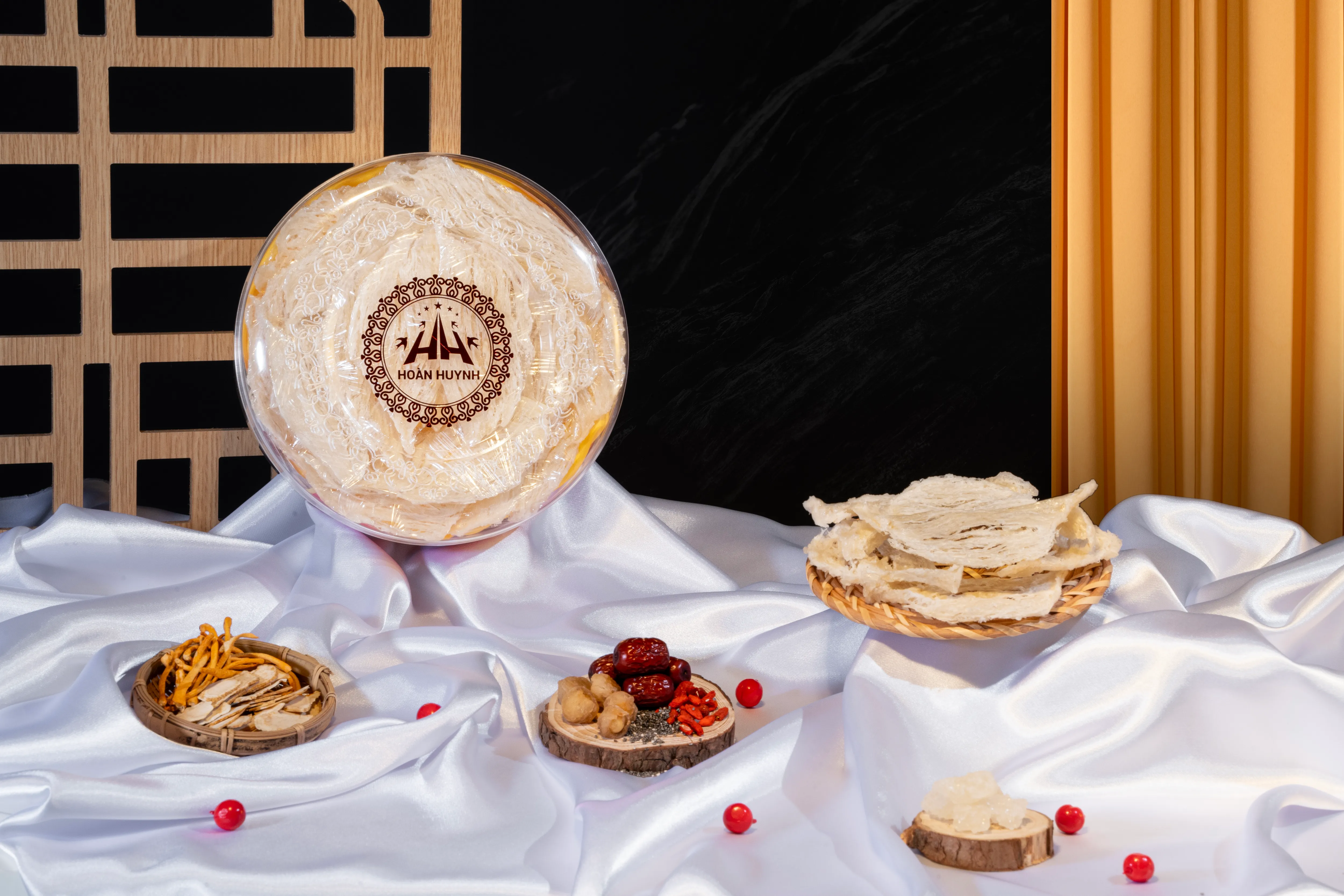 Yến Rút Lông Théo