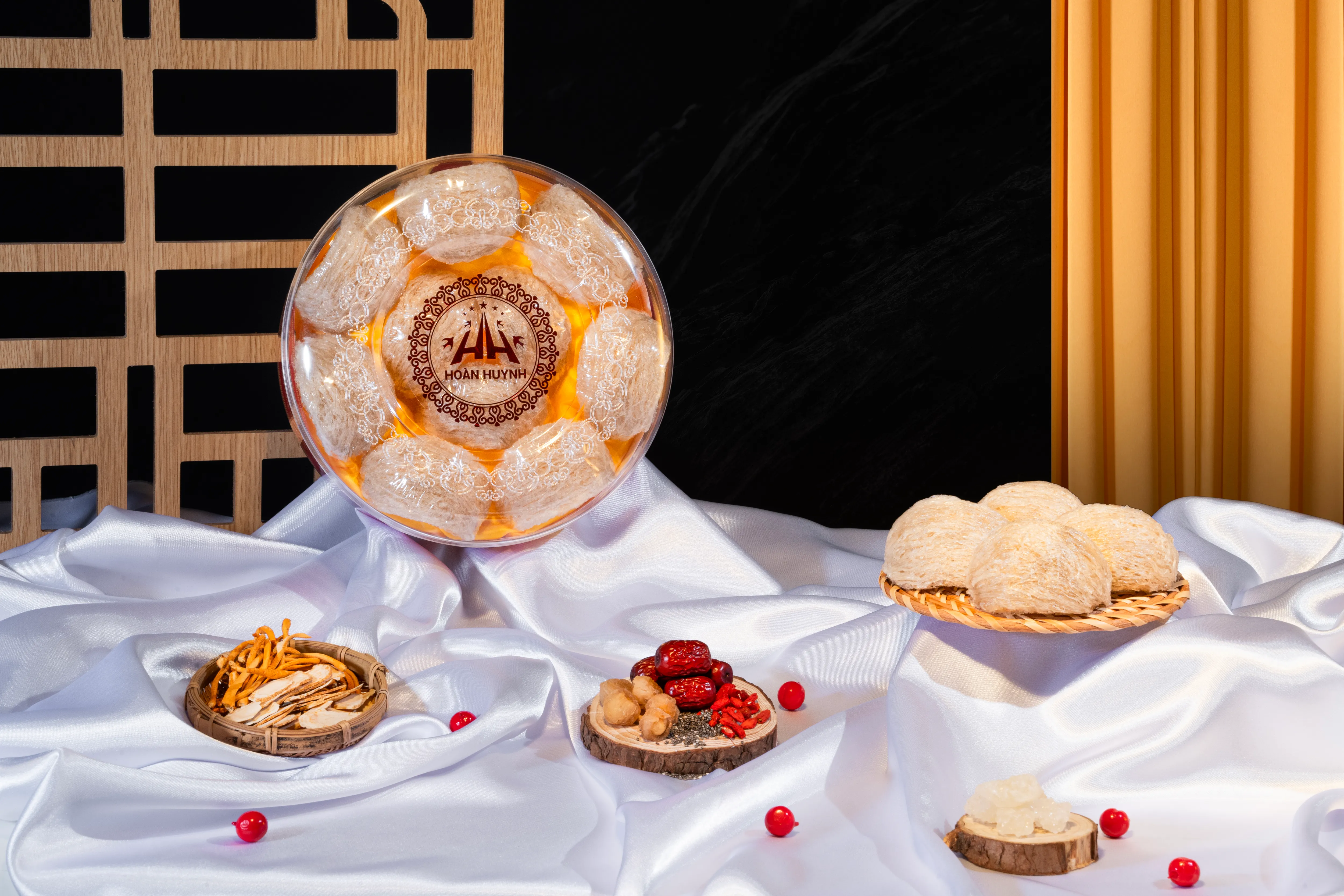 Yến Rút Lông Đảo Nuôi